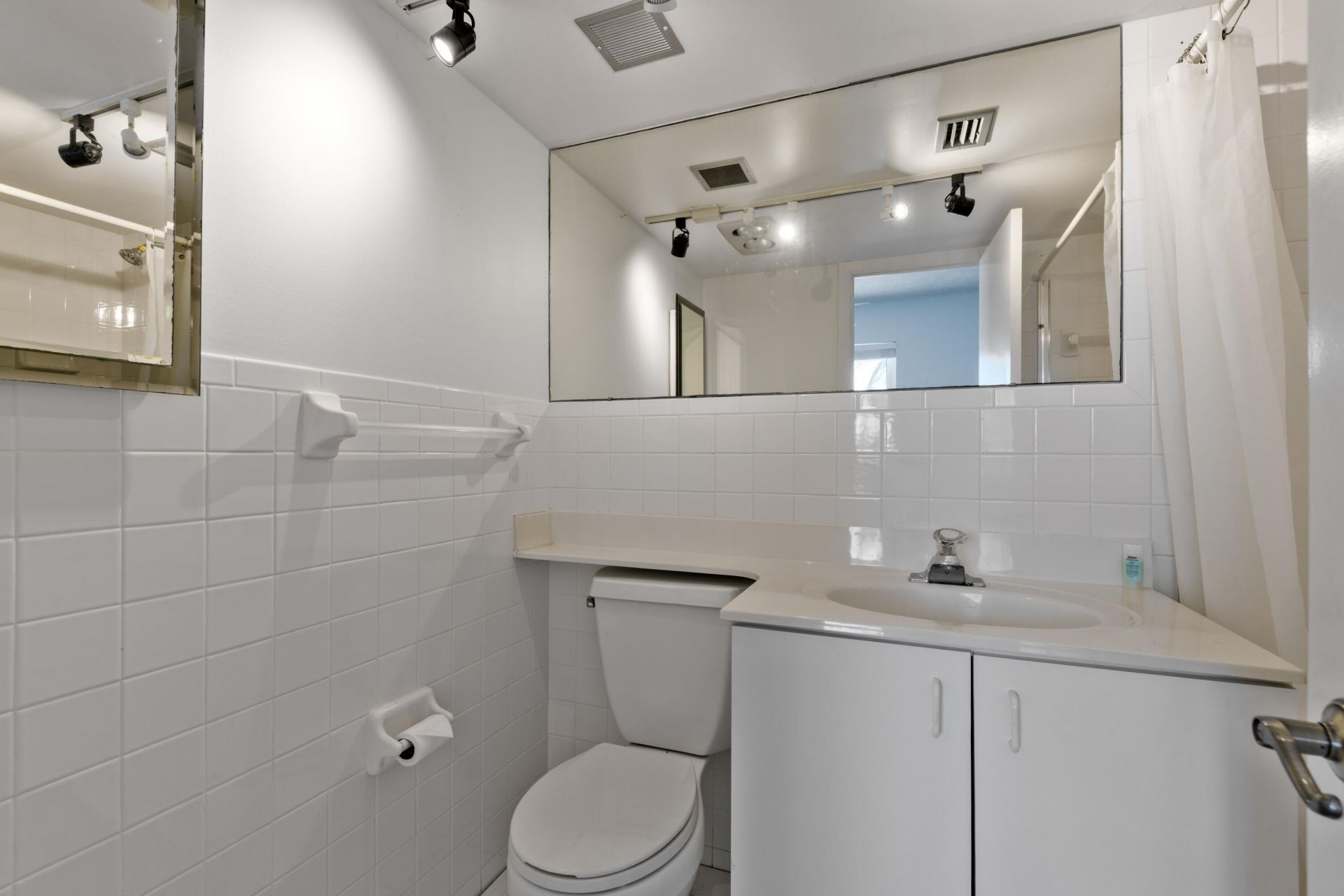 2000 Coco Plum Drive, Unit 106, Marathon, FL 33050 Photo