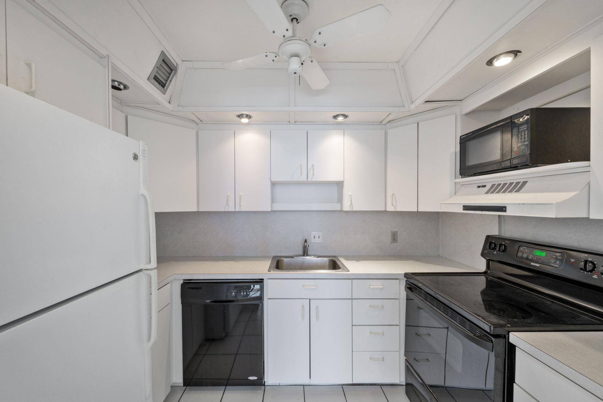 2000 Coco Plum Drive, Unit 106, Marathon, FL 33050 Photo