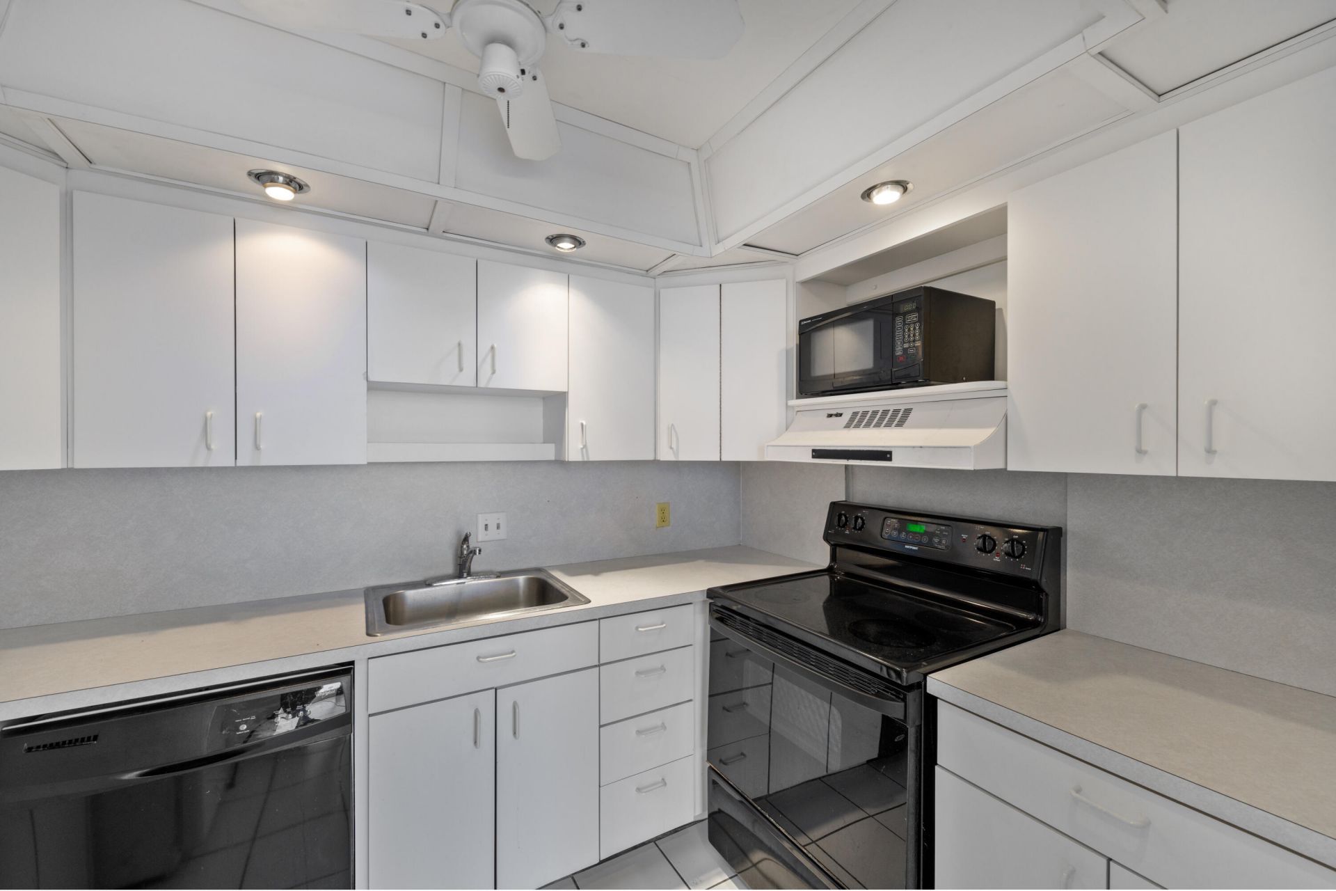 2000 Coco Plum Drive, Unit 106, Marathon, FL 33050 Photo