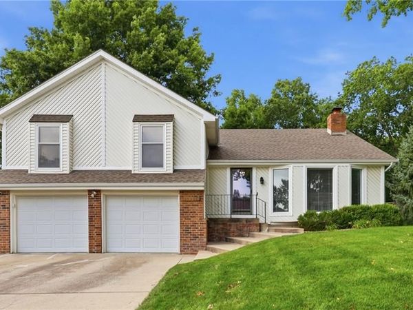 15306 W 121ST Terrace, Olathe, KS 66062