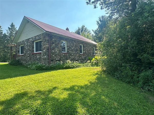 6901 Zett Road, Loretta, WI 54896