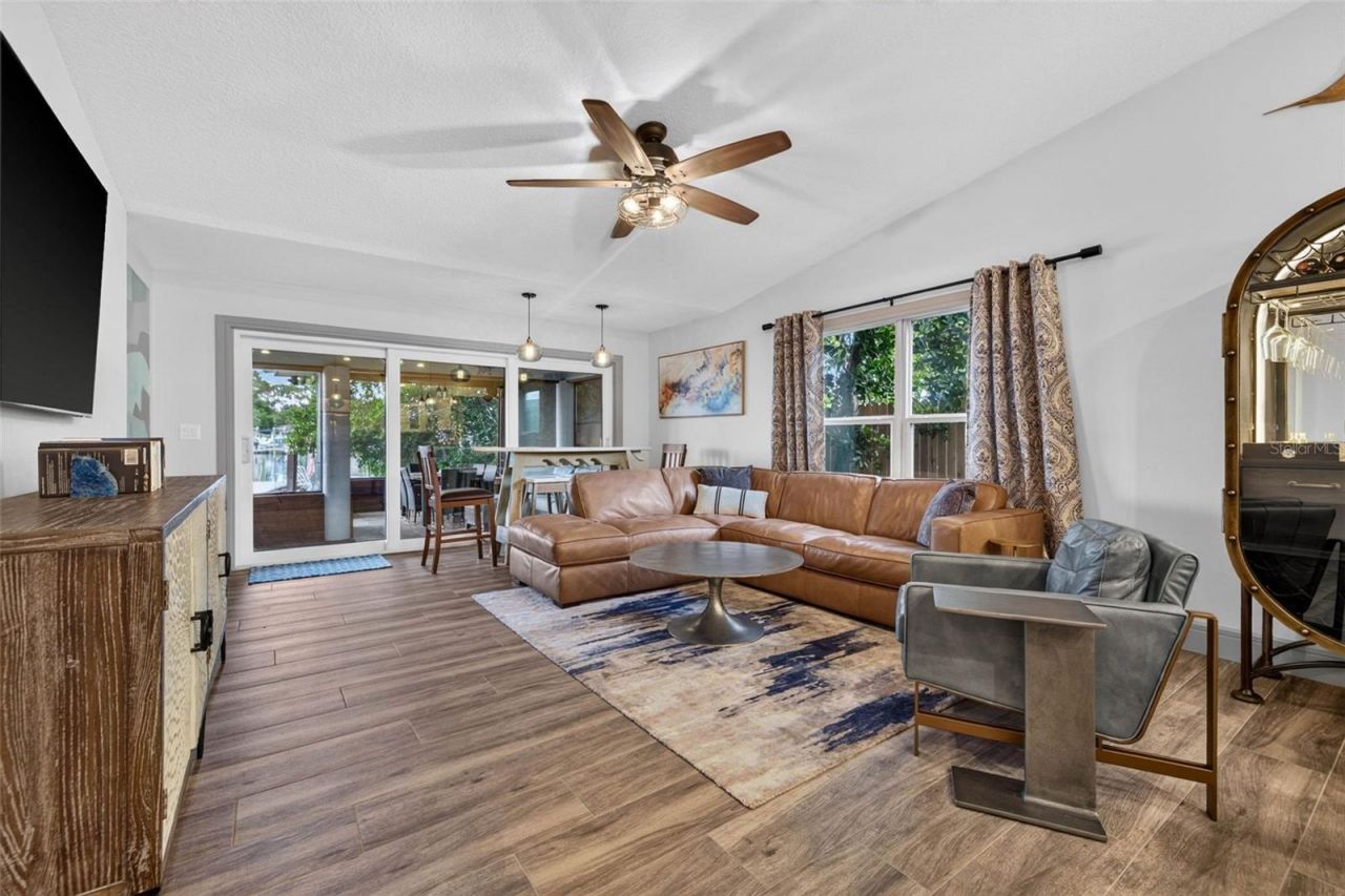 292 Sunlit Cove Drive Ne, Saint Petersburg, FL 33702 Photo
