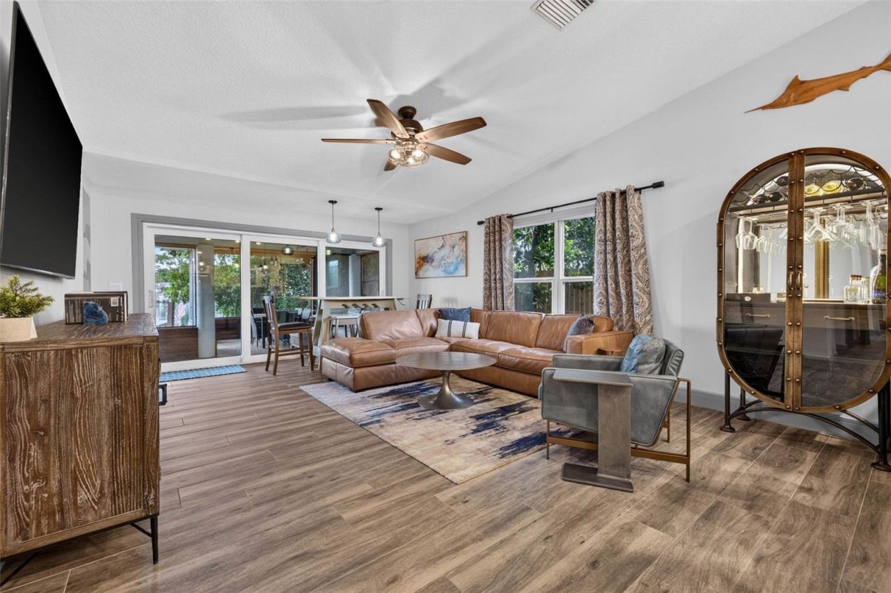 292 Sunlit Cove Drive Ne, Saint Petersburg, FL 33702 Photo