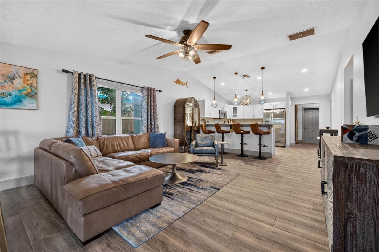 292 Sunlit Cove Drive Ne, Saint Petersburg, FL 33702 Photo