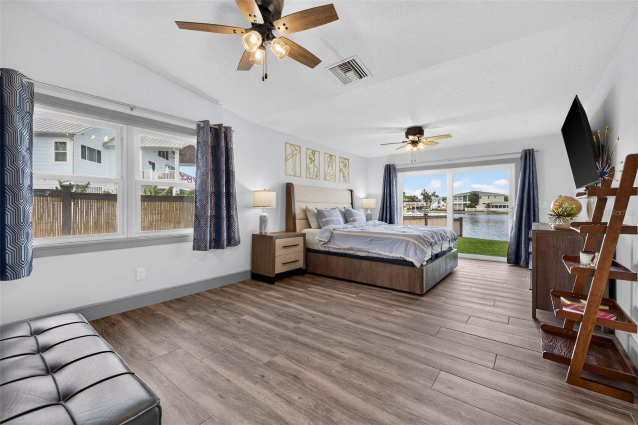 292 Sunlit Cove Drive Ne, Saint Petersburg, FL 33702 Photo