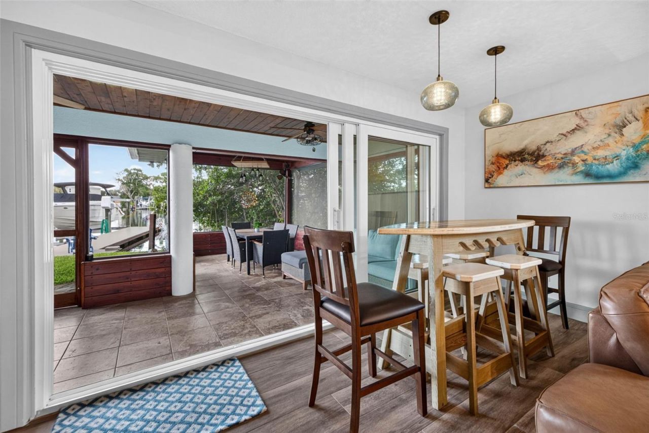 292 Sunlit Cove Drive Ne, Saint Petersburg, FL 33702 Photo