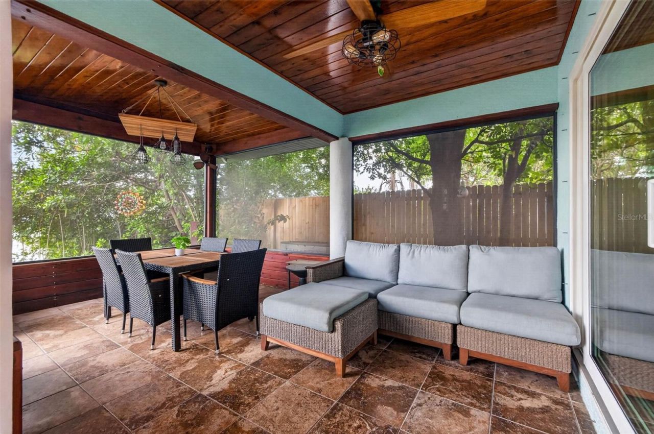 292 Sunlit Cove Drive Ne, Saint Petersburg, FL 33702 Photo