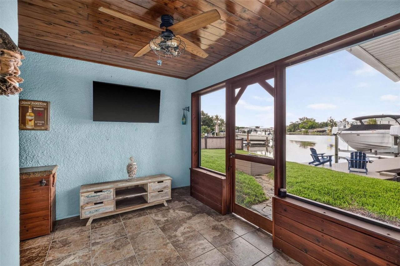 292 Sunlit Cove Drive Ne, Saint Petersburg, FL 33702 Photo