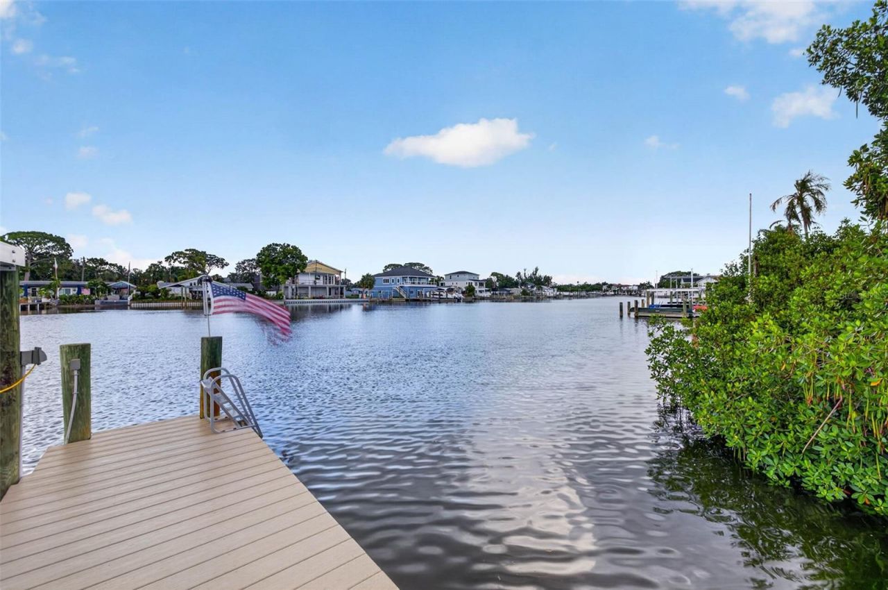 292 Sunlit Cove Drive Ne, Saint Petersburg, FL 33702 Photo