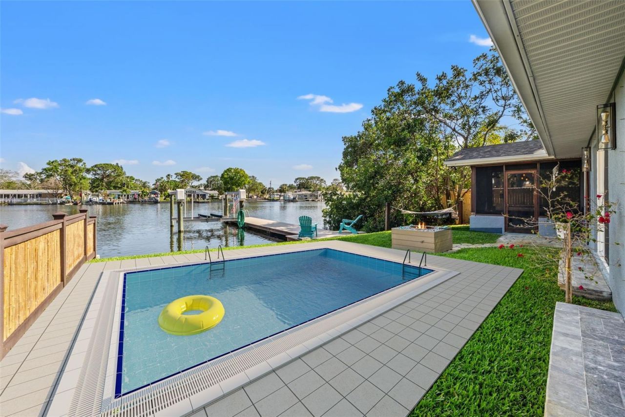 292 Sunlit Cove Drive Ne, Saint Petersburg, FL 33702 Photo