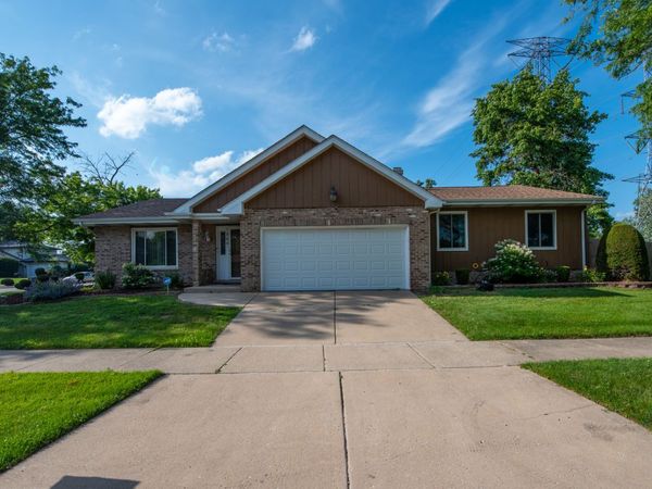 1960 185th Street , Lansing, IL 60438