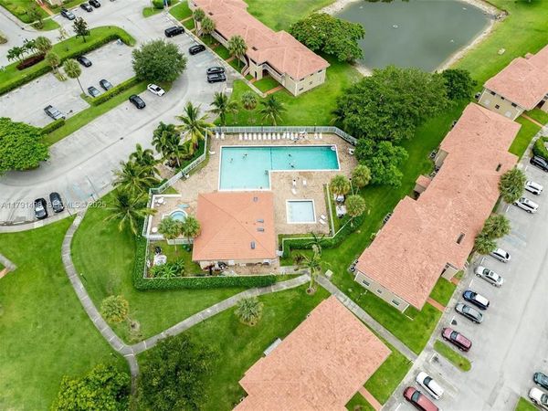 10106 Twin Lakes Drive, Unit 4, Coral Springs, FL 33071