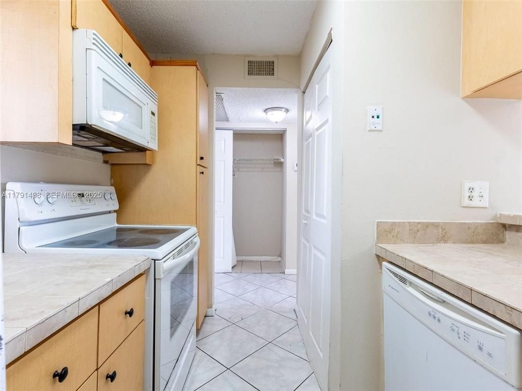10106 Twin Lakes Drive, Unit 4, Coral Springs, FL 33071 Photo