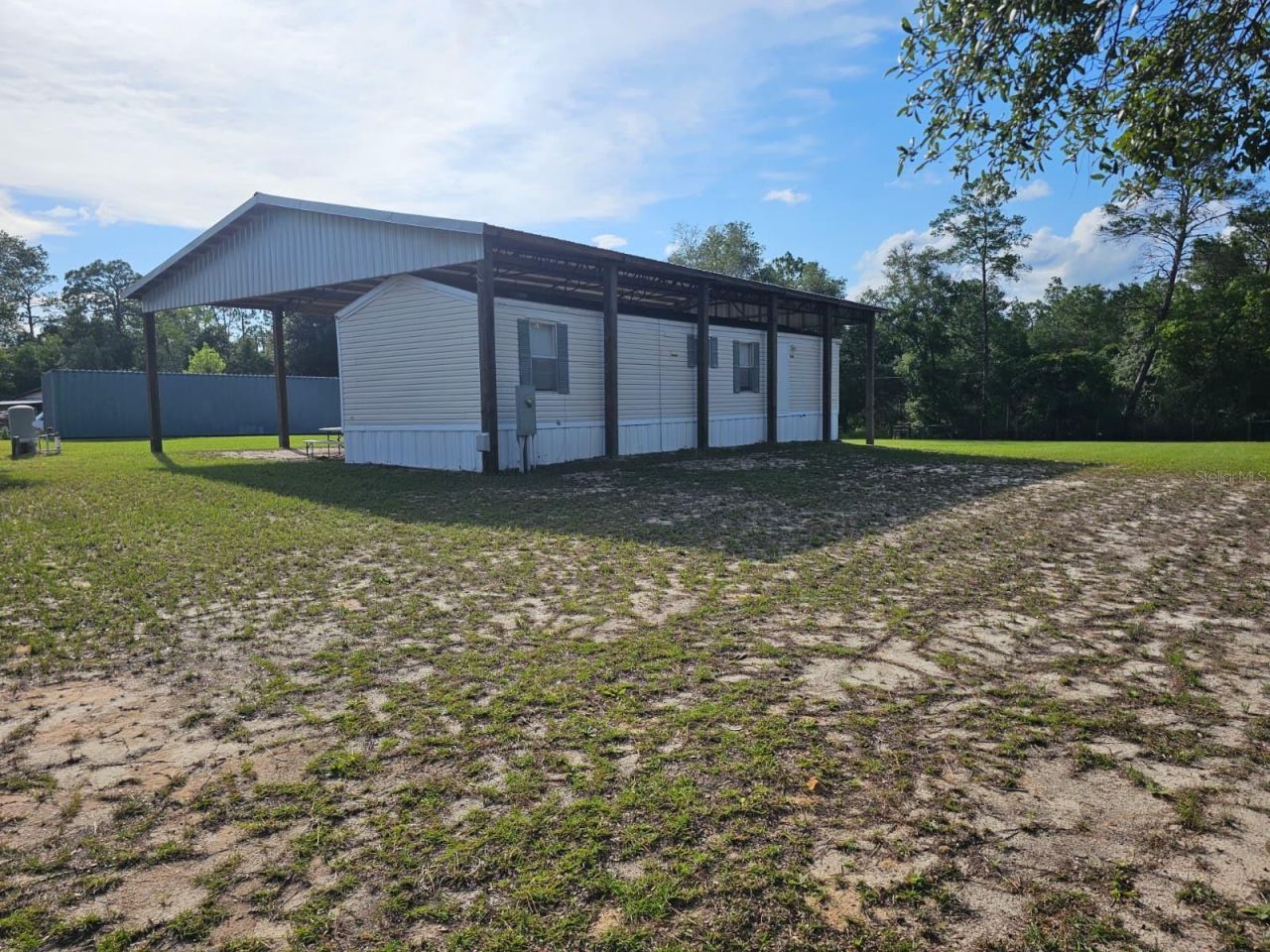 9050 SE 196th Terrace , Ocklawaha, FL 32179 Photo