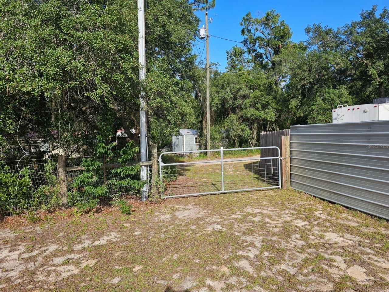 9050 SE 196th Terrace , Ocklawaha, FL 32179 Photo