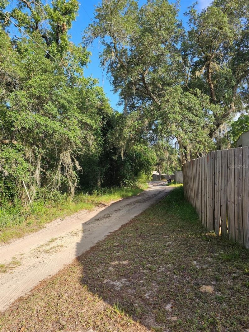 9050 SE 196th Terrace , Ocklawaha, FL 32179 Photo