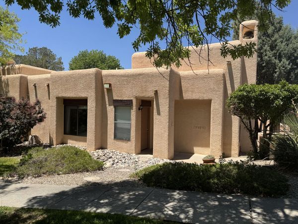 10241 Las Casitas Court NE, Albuquerque, NM 87111