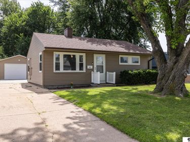 3103 S 38th Avenue, Omaha, NE 68105