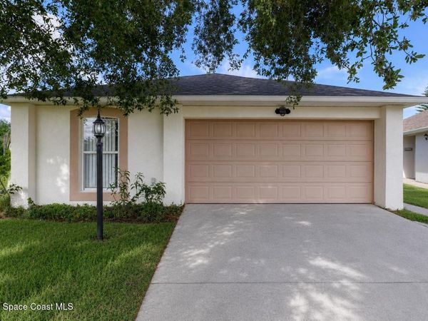 2153 Redwood Circle NE, Palm Bay, FL 32905
