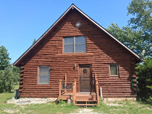 305 S Toussaint-portage Road, Oak Harbor, OH 43449