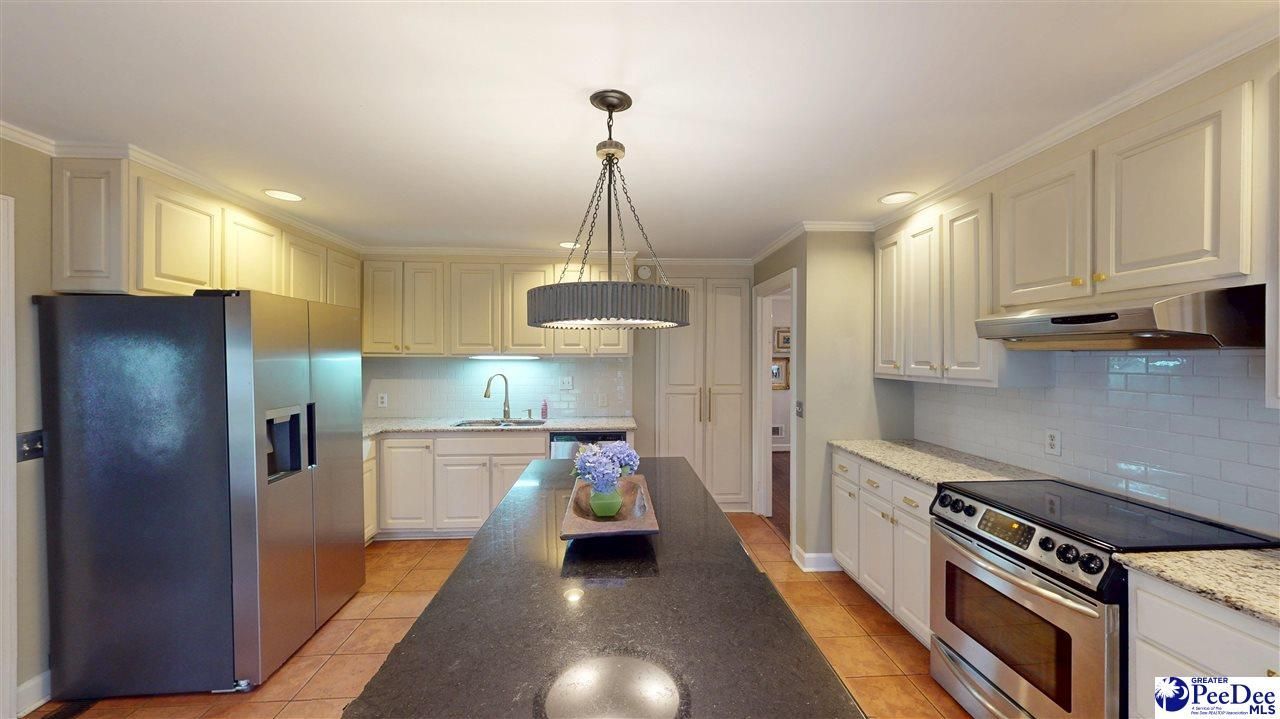 325 Lyndale Drive Photo 10