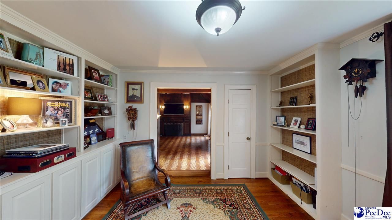 325 Lyndale Drive Photo 13