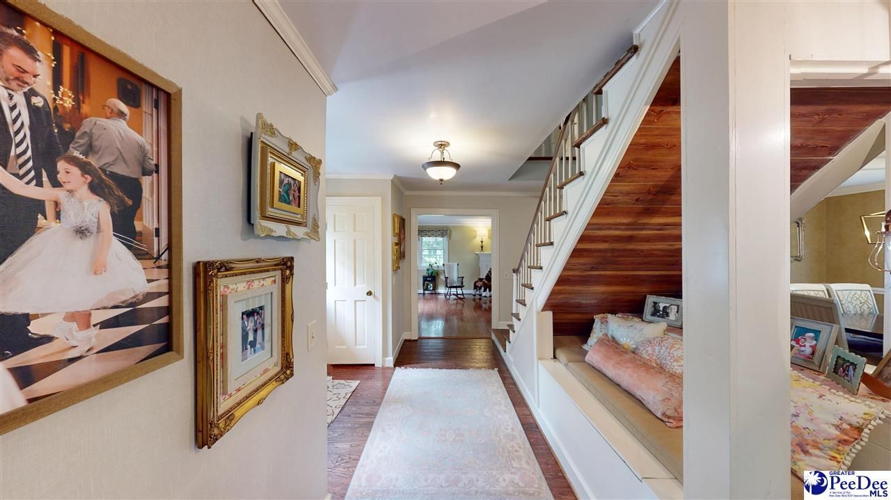 325 Lyndale Drive Photo 17