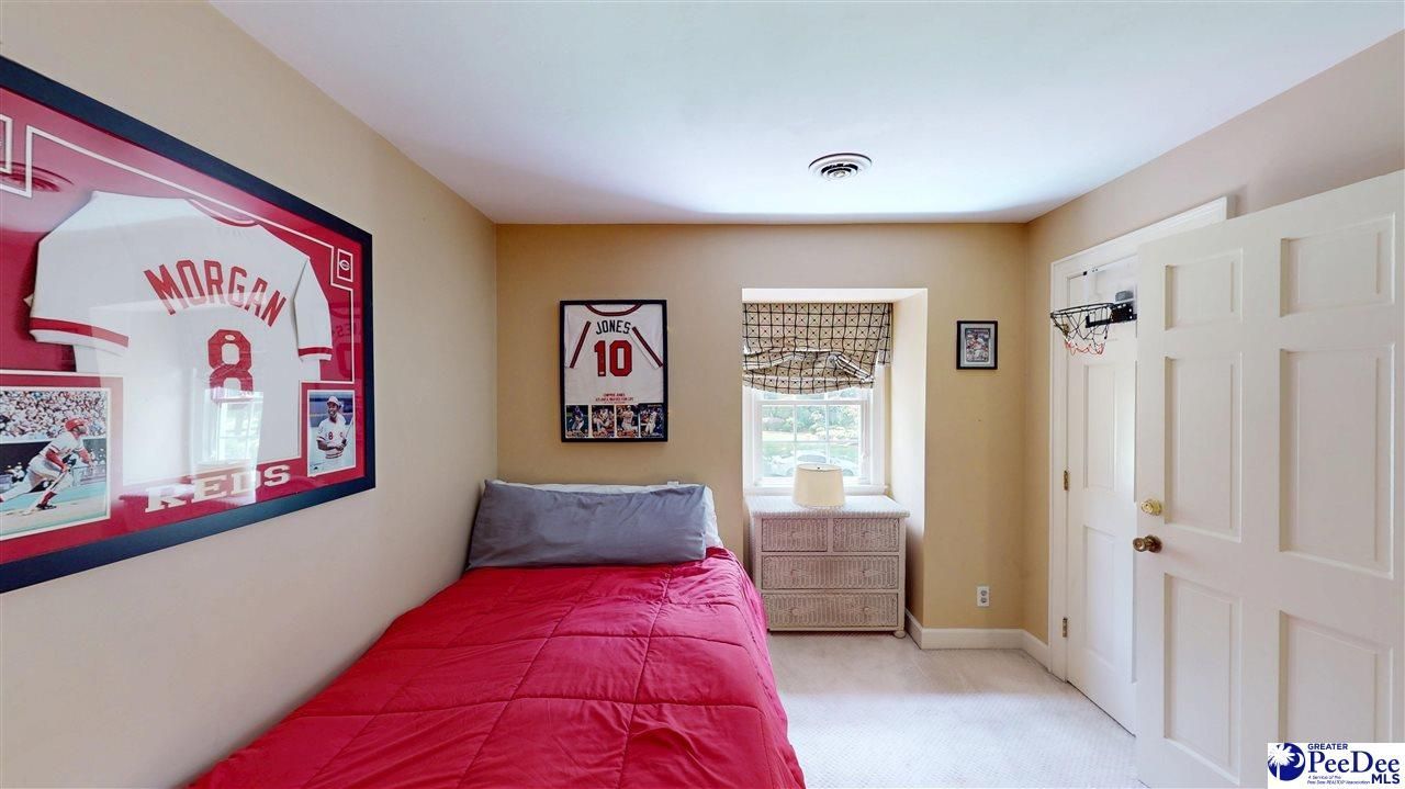 325 Lyndale Drive Photo 24