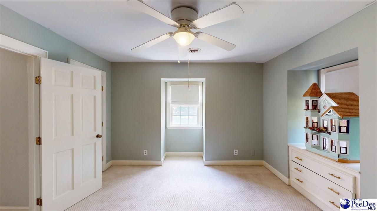 325 Lyndale Drive Photo 29