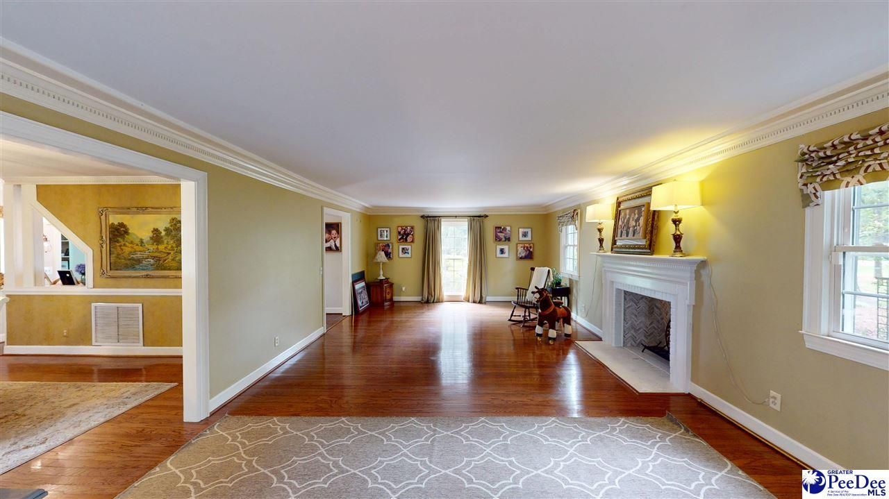 325 Lyndale Drive Photo 5
