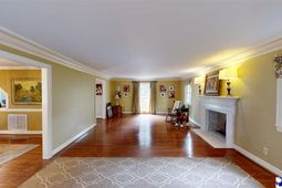 325 Lyndale Drive photo 4