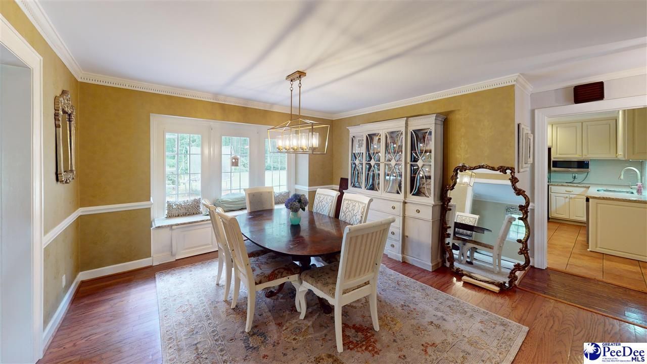 325 Lyndale Drive Photo 6