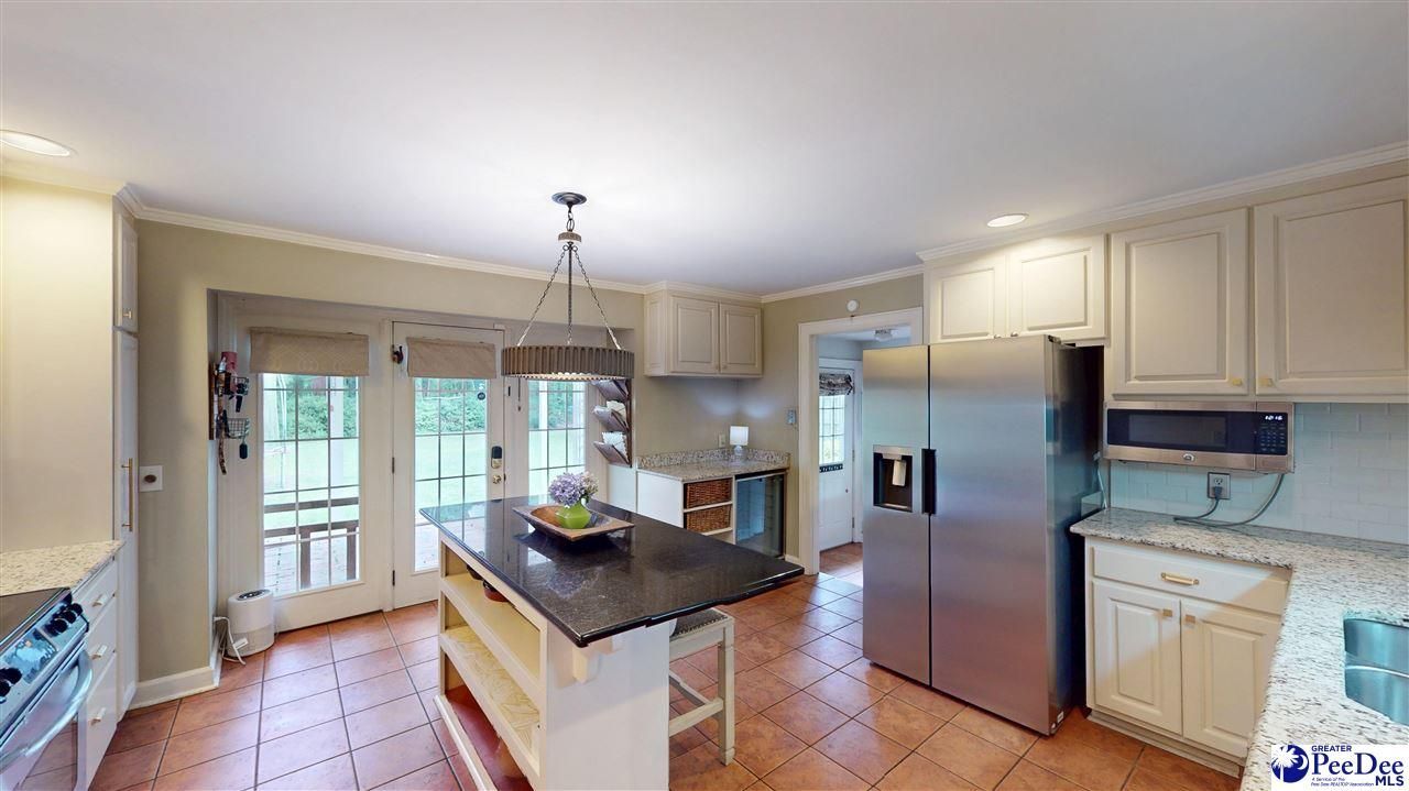 325 Lyndale Drive Photo 8