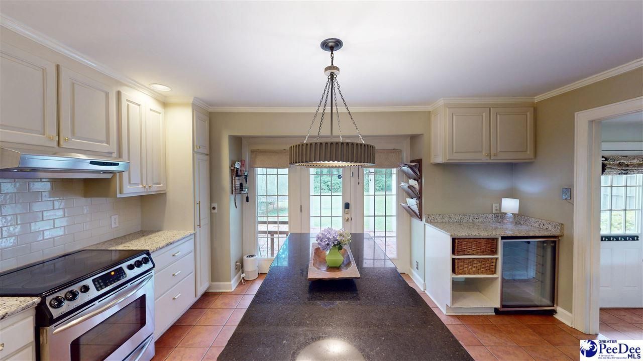 325 Lyndale Drive Photo 9