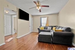 1526 Millwood Road photo 4