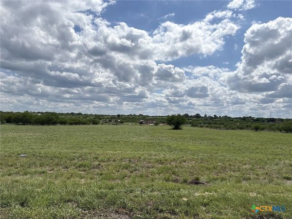 3373 Wetz Road , Marion, TX 78124