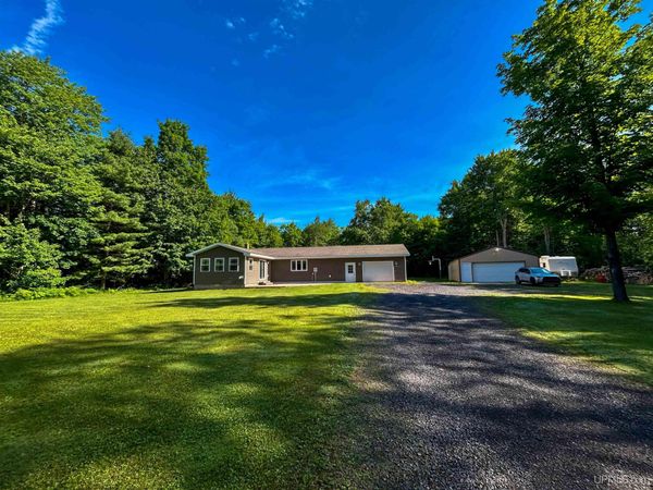 E438 M94 Highway, Rock River Twp, MI 49885