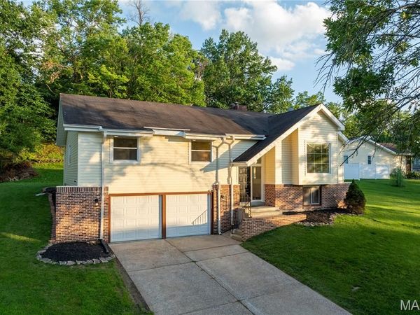 6938 Jamestown Way Drive, Florissant, MO 63033