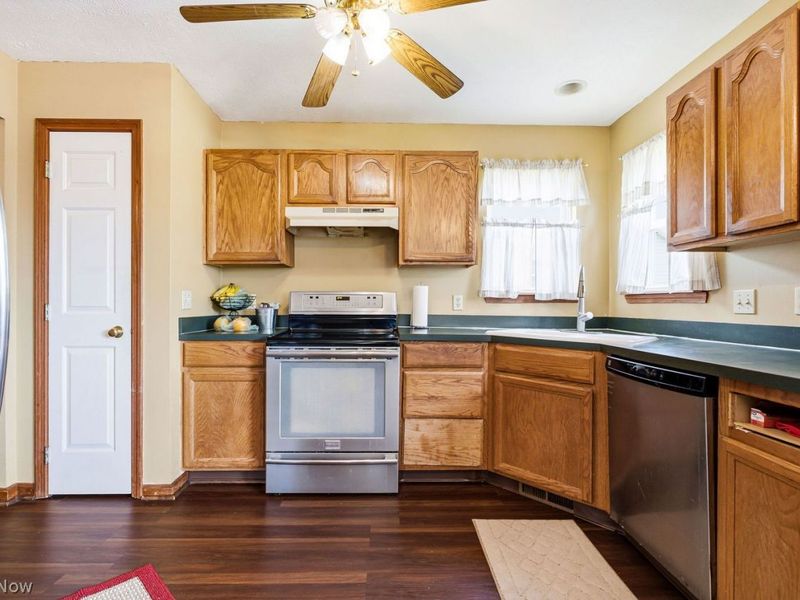1642 W Ridgewood Drive, Parma, OH 44134 Photo 7
