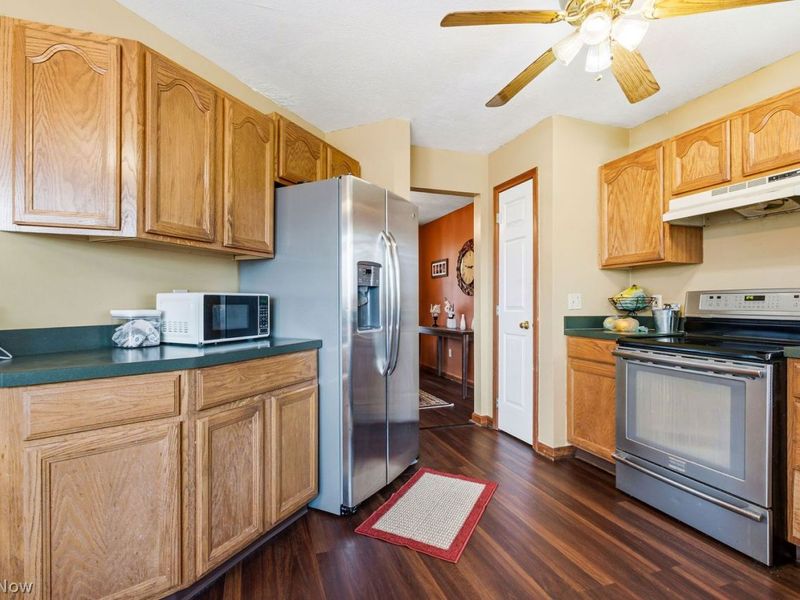 1642 W Ridgewood Drive, Parma, OH 44134 Photo 9