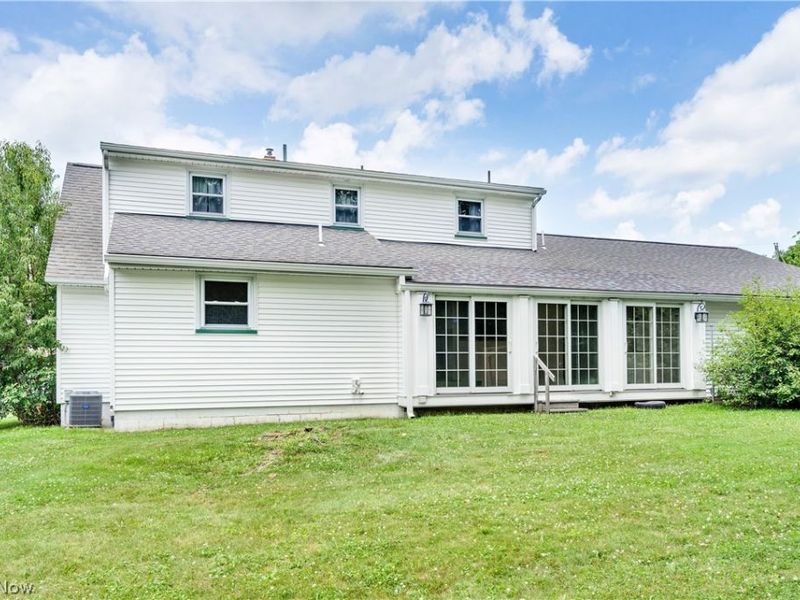 24 Deeringwood Drive, New Middletown, OH 44442 Photo 6