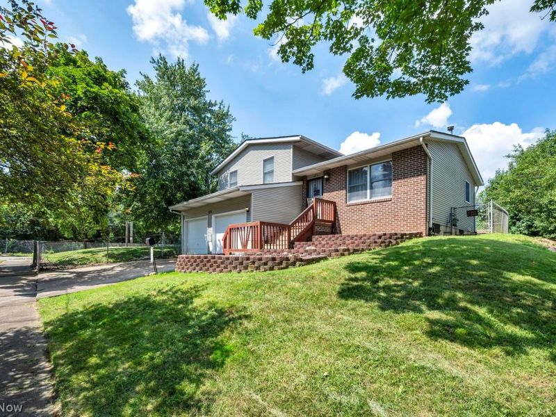 876 Oberlin Street, Akron, OH 44311 Photo 2
