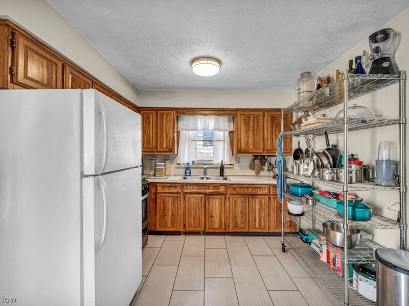 876 Oberlin Street, Akron, OH 44311 Photo 6