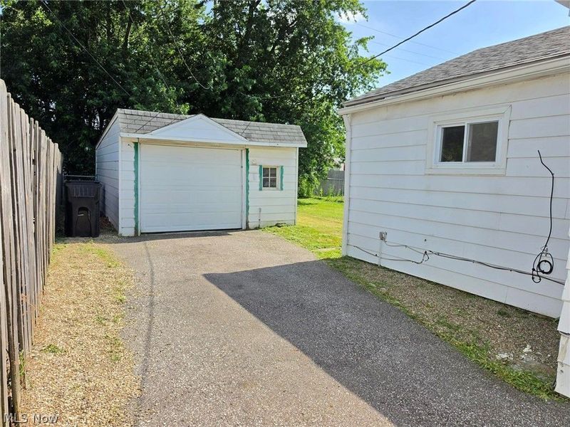 12813 Guardian Boulevard, Cleveland, OH 44135 Photo 3