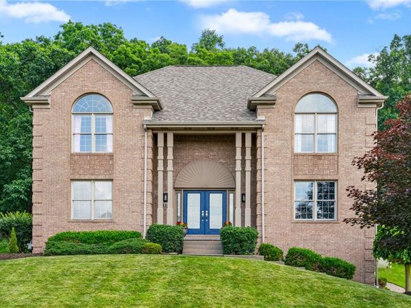 114 Oakview Drive , Cranberry Twp, PA 16066