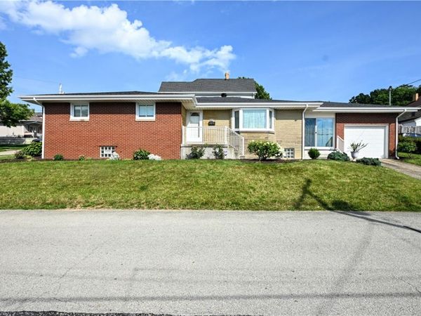 207 VERNON STREET, Belle Vernon, PA 15012