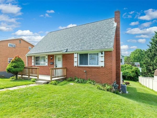92 Stella Dr, Trafford, PA 15085