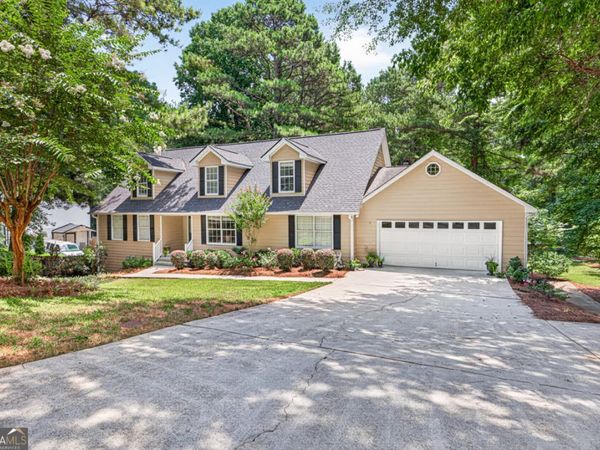 1074 Westchester Drive SW, Lilburn, GA 30047