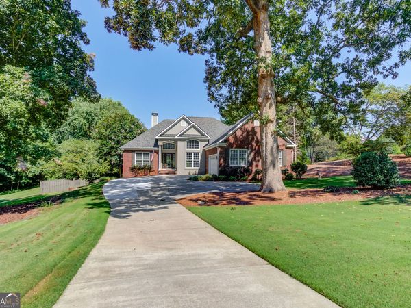 6560 Pond View Court, Clermont, GA 30527