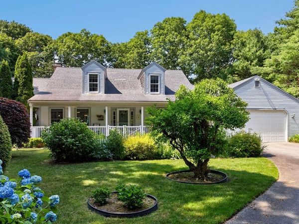 442 Flint St, Barnstable, MA 02648